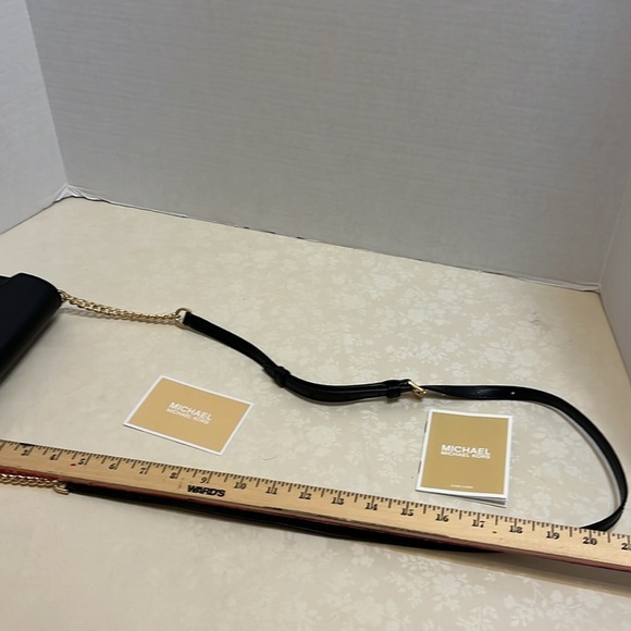 Michael Kors envelope crossbody bag.  Black - Picture 4 of 8